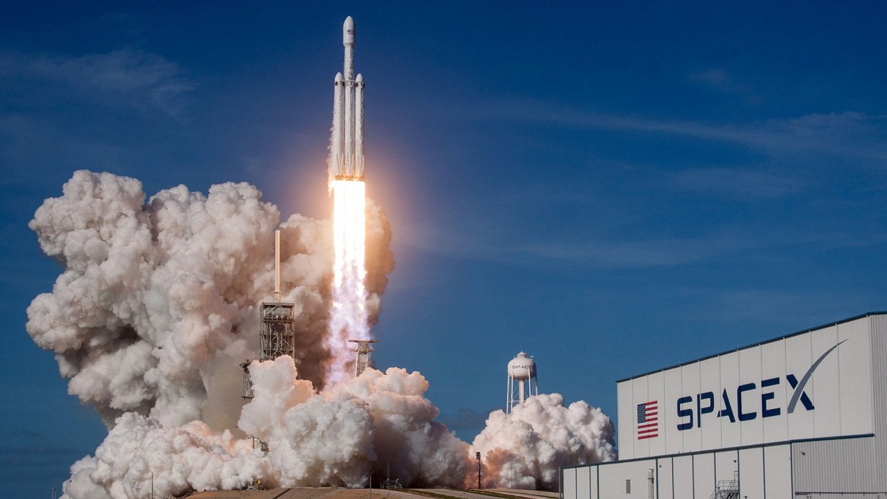SpaceX Falcon 9 Shuttle Launch.jpg