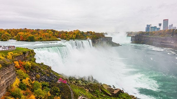 GP-american-side-niagara-falls-during-sunris1e.jpg