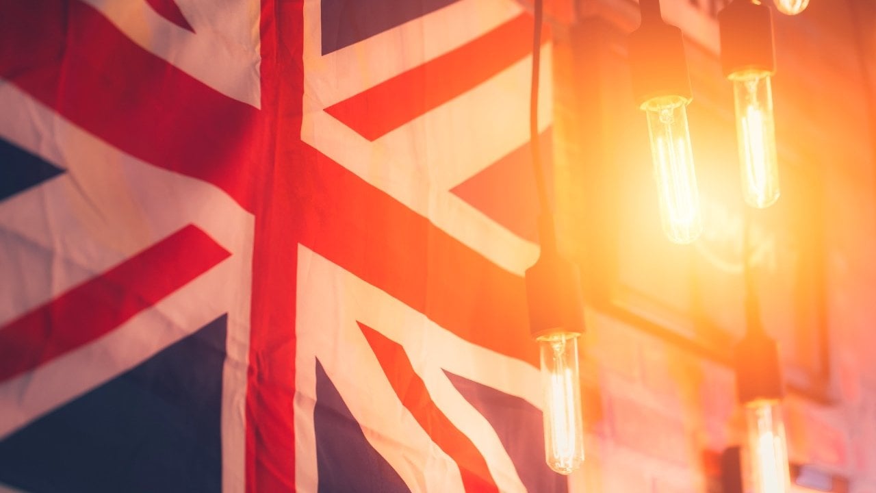 Chaotic UK Government Pushes Gambling Reform into Dark Again