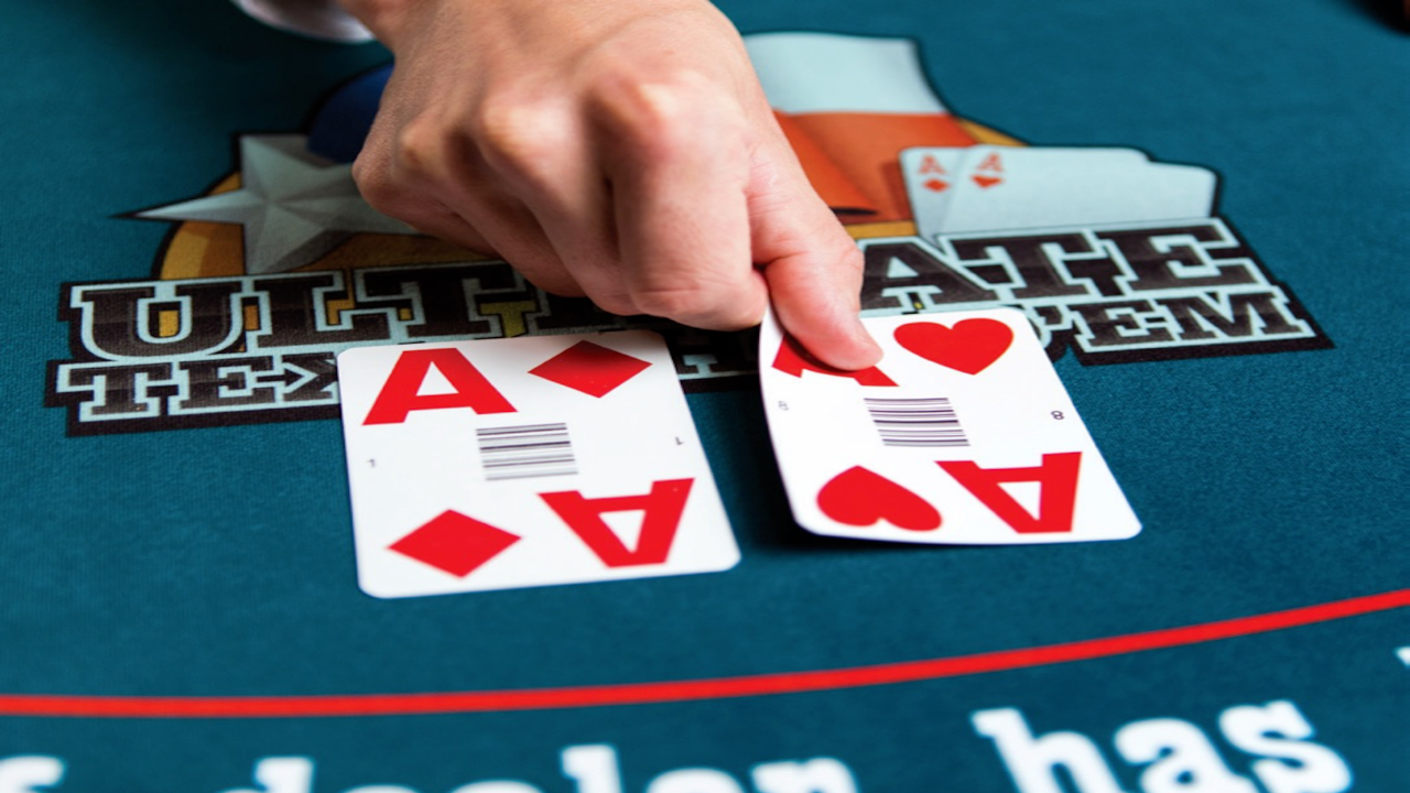 Live Ultimate Texas Hold'em Poker