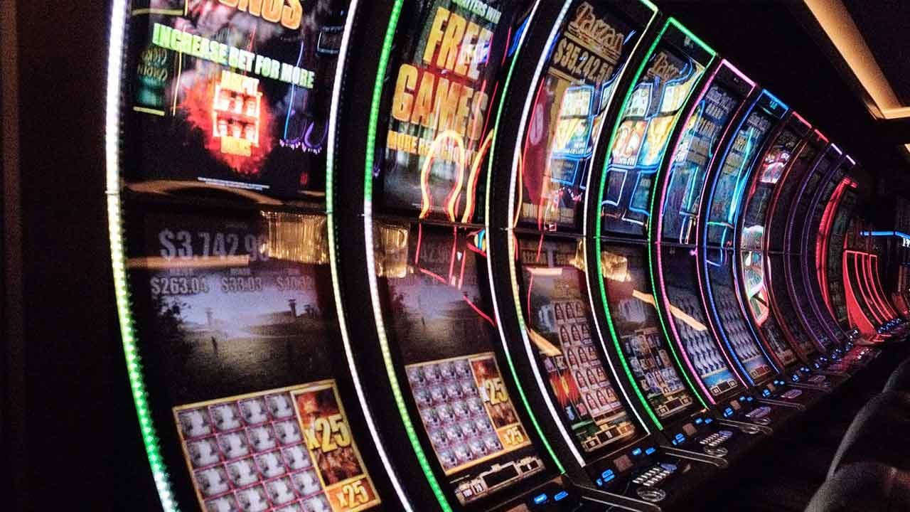 Gov. Sisolak Eases Las Vegas Casino Occupancy Limits to 35%