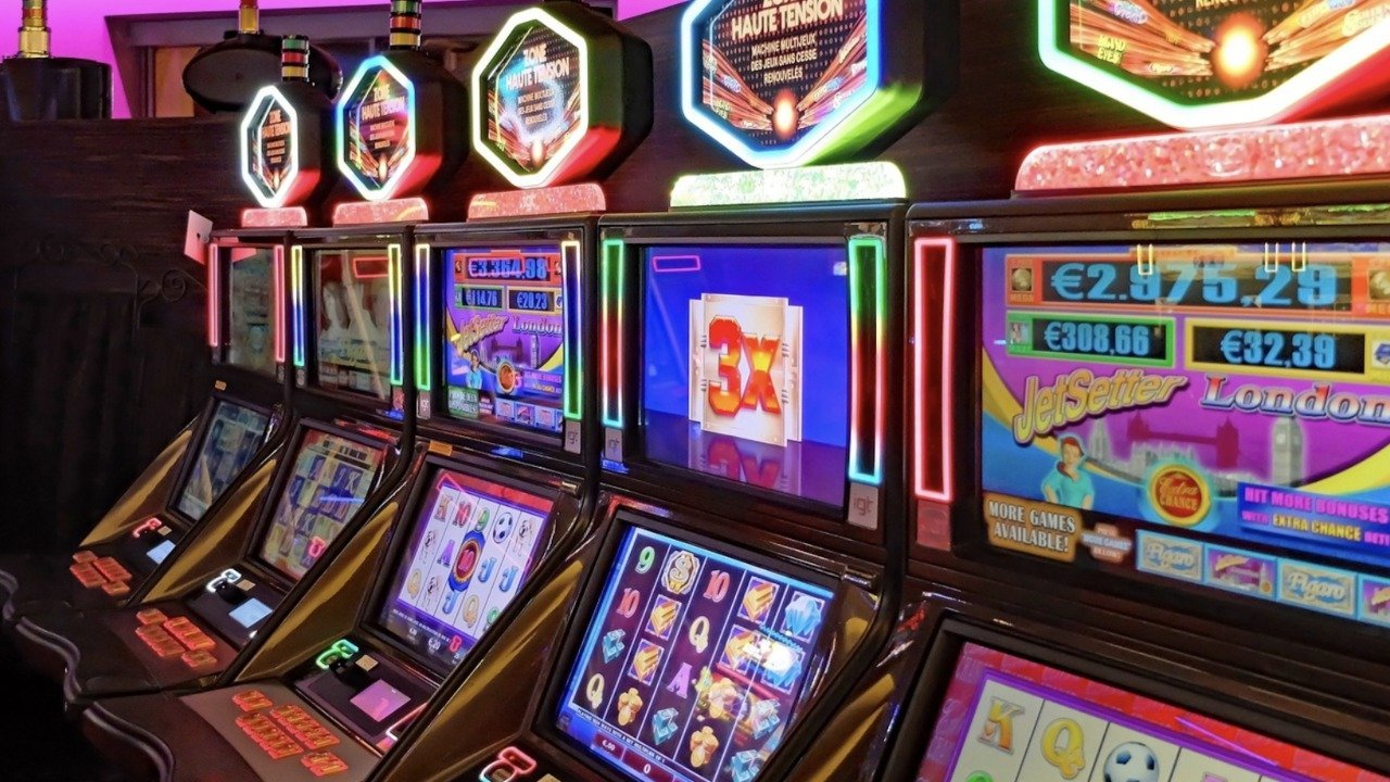 Unveiling the Mystique of Video Poker and Slot Machines